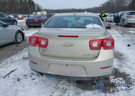 2015 Chevrolet Malibu 1Lz z USA, uszkodzony, nr VIN 1G11F5SL1FF257237